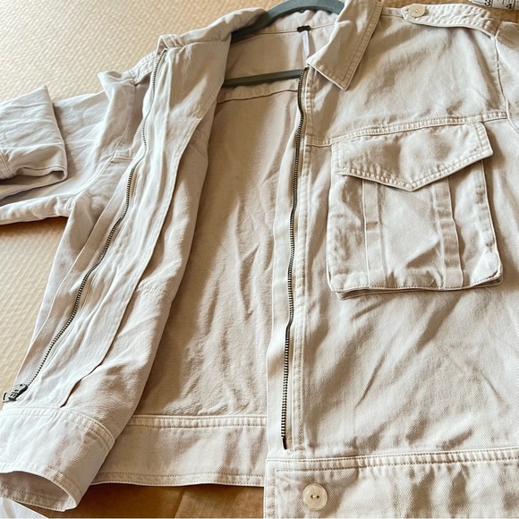 YFB Young Fabulous & Broke Beige Flap pocket Crop  jacket, tencell blend, L NWOT - Picture 6 of 14